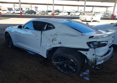 2017 Chevrolet Camaro Zl1 z USA, uszkodzony, nr VIN 1G1FJ1R67H0198570